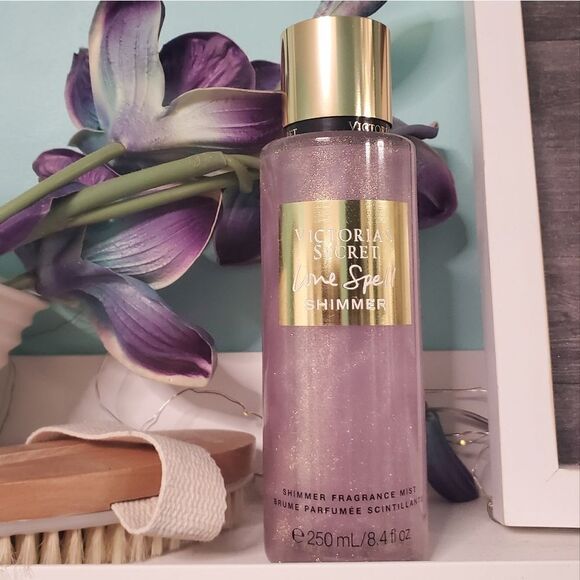 Victoria Secrets Love Spell Shimmer - Picture 2 of 6